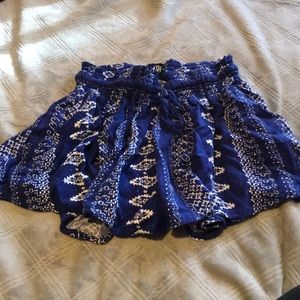 Blue patterned flowy shorts